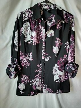 East 5th Black Button-Front Floral Shirt with Purple and White Print